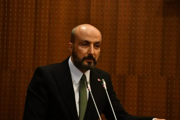 CHP’li Etimesgut Belediyesi’nden tepki çeken program! 15 Temmuz'a bütçe yok Yunan tiyatrosuna var